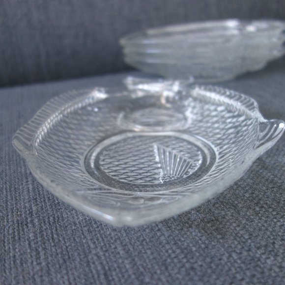 Set of Four(4) Fish Shaped/Designed Glass Plates - Picture 4 of 9